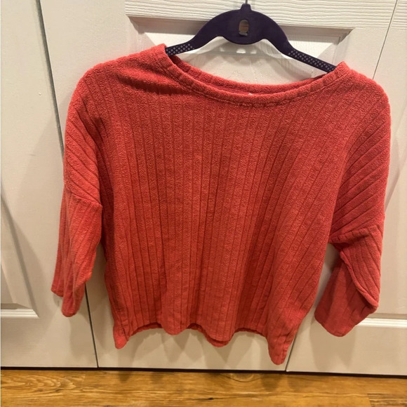 Old Navy Sweaters - Old Navy ripped sweater